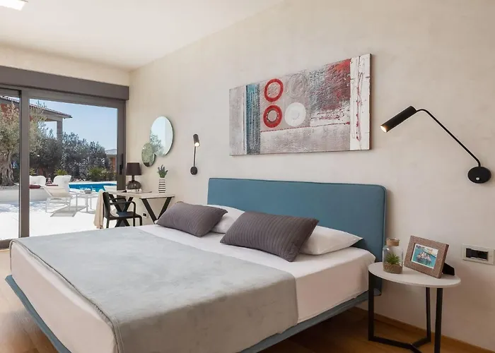 Old Olive Viii By Interhome * 보드냔