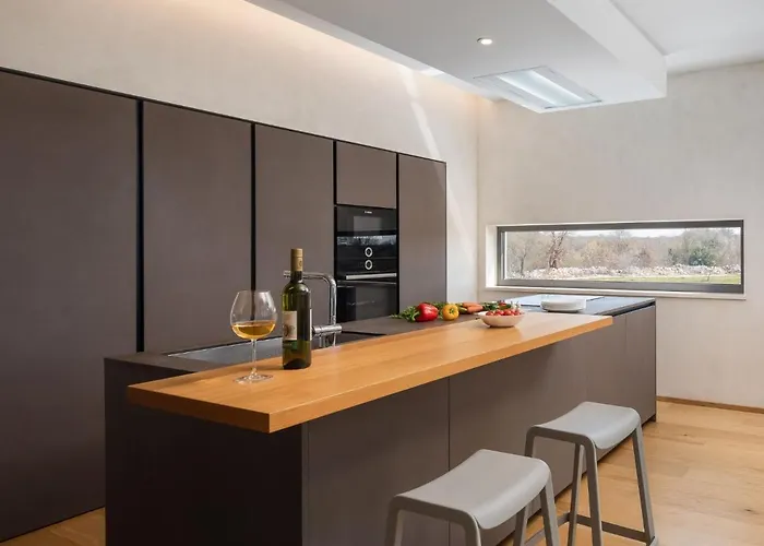 Old Olive Viii By Interhome 보드냔